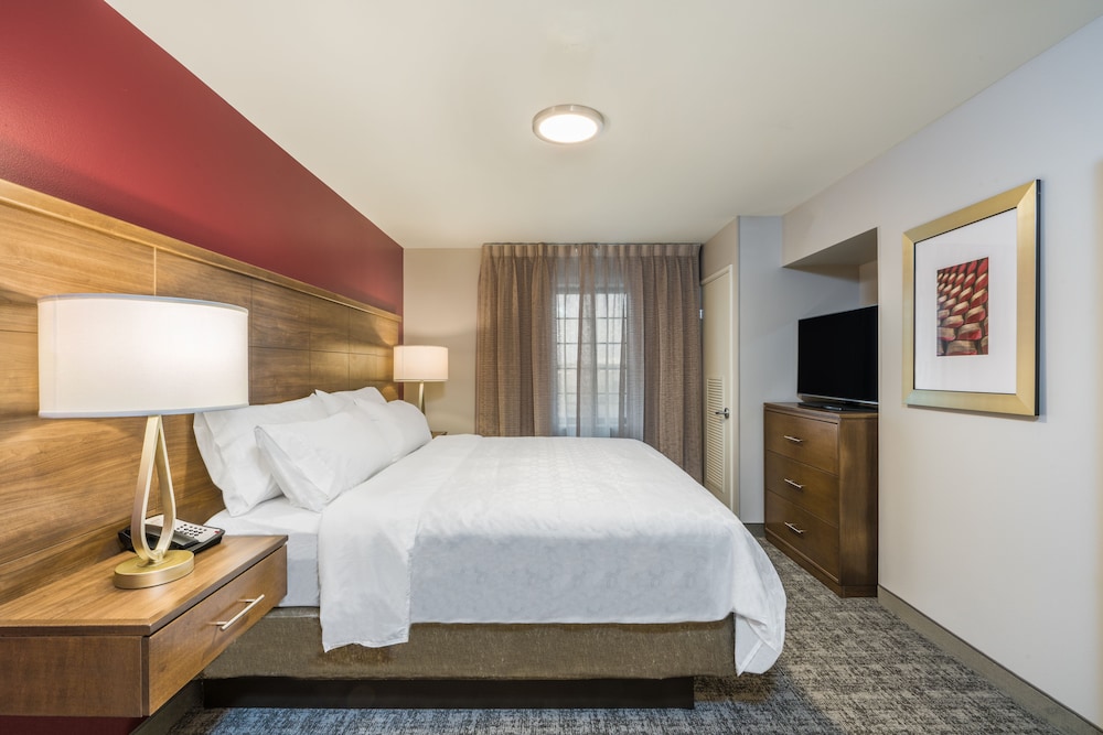 Suite, 1 Bedroom, Accessible (Communications) thumbnail 6