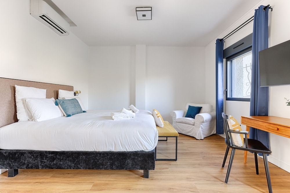 Quadruple Room - Photo 2