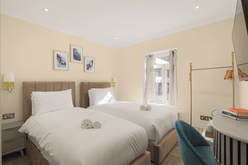Signature Twin Room