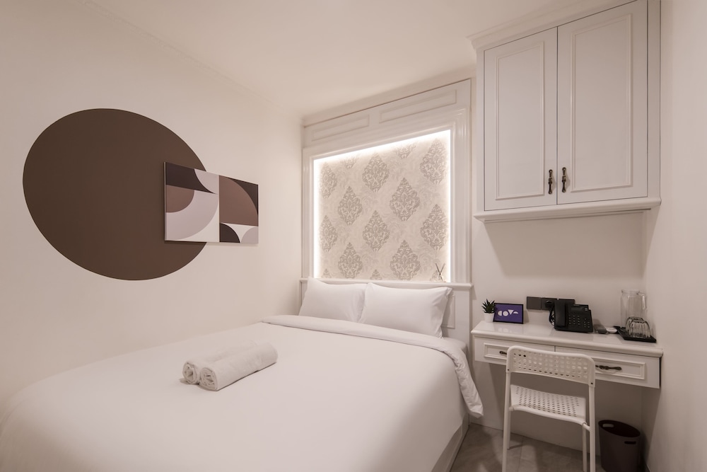 Standard Room, 1 Queen Bed