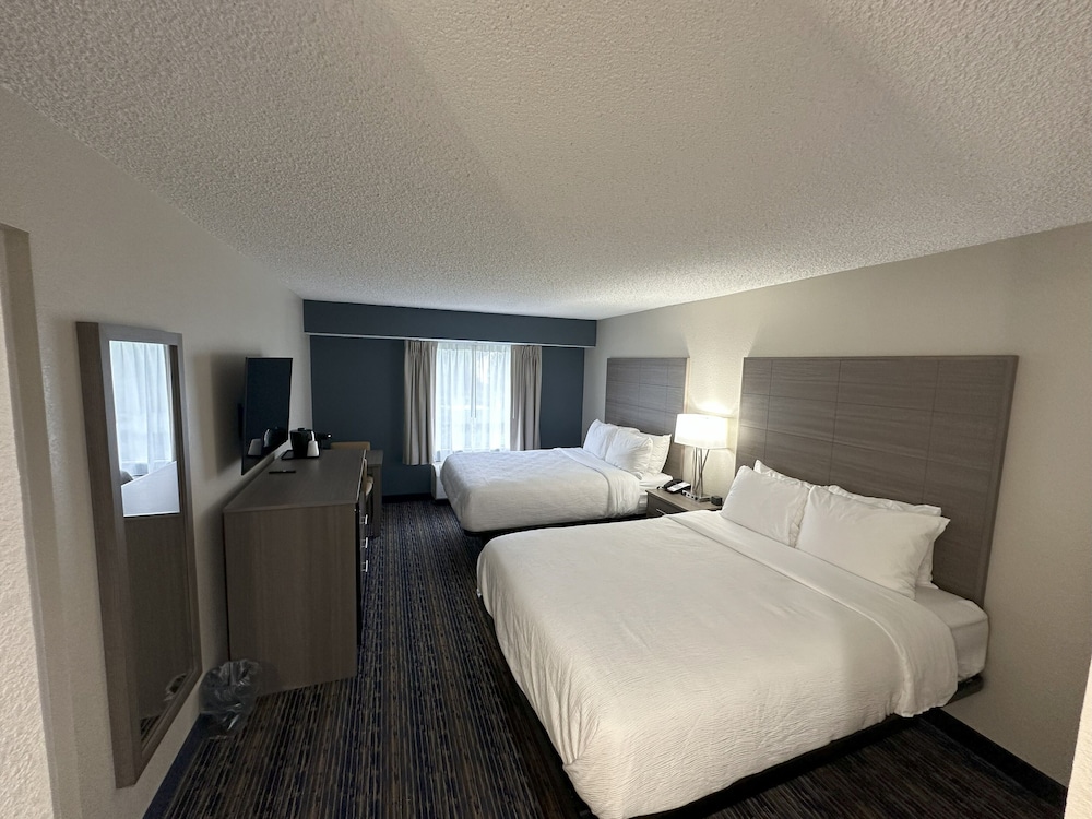 Standard Room, 2 Queen Beds, Non Smoking photo 2