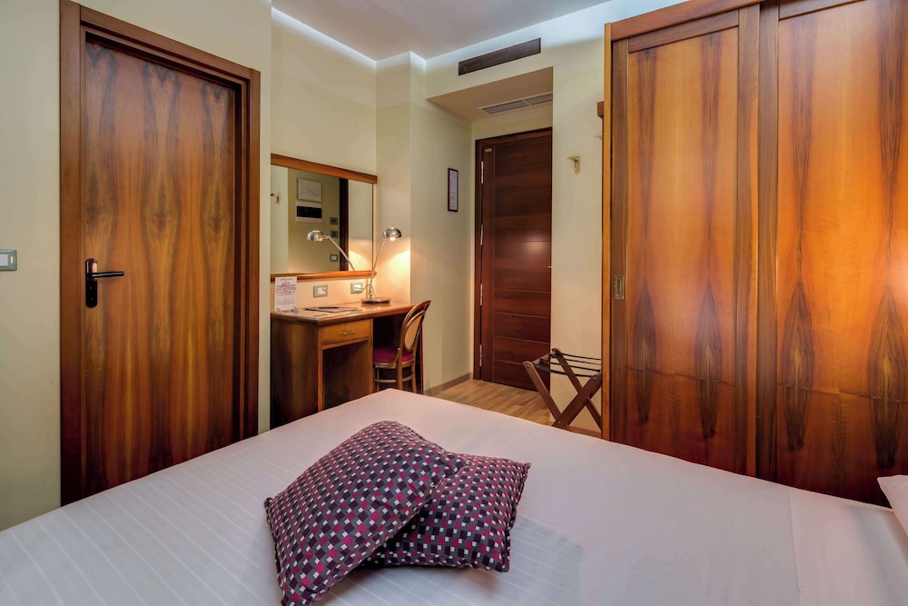 Standard Double Room, 1 Large Twin Bed photo 3