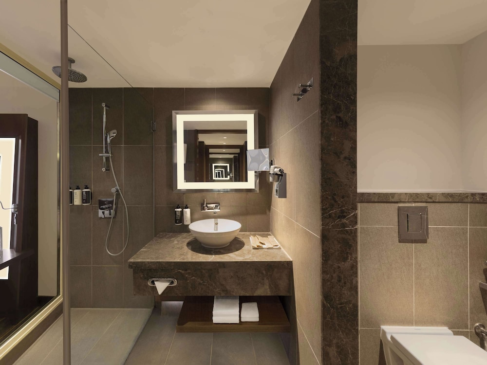 Superior Room, 2 Twin Beds thumbnail 6