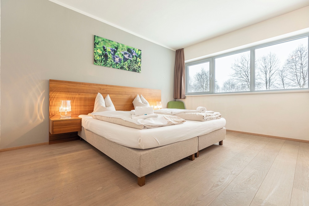 Superior Ferienwohnung mit 2 Schlafzimmern & Sommer Pool