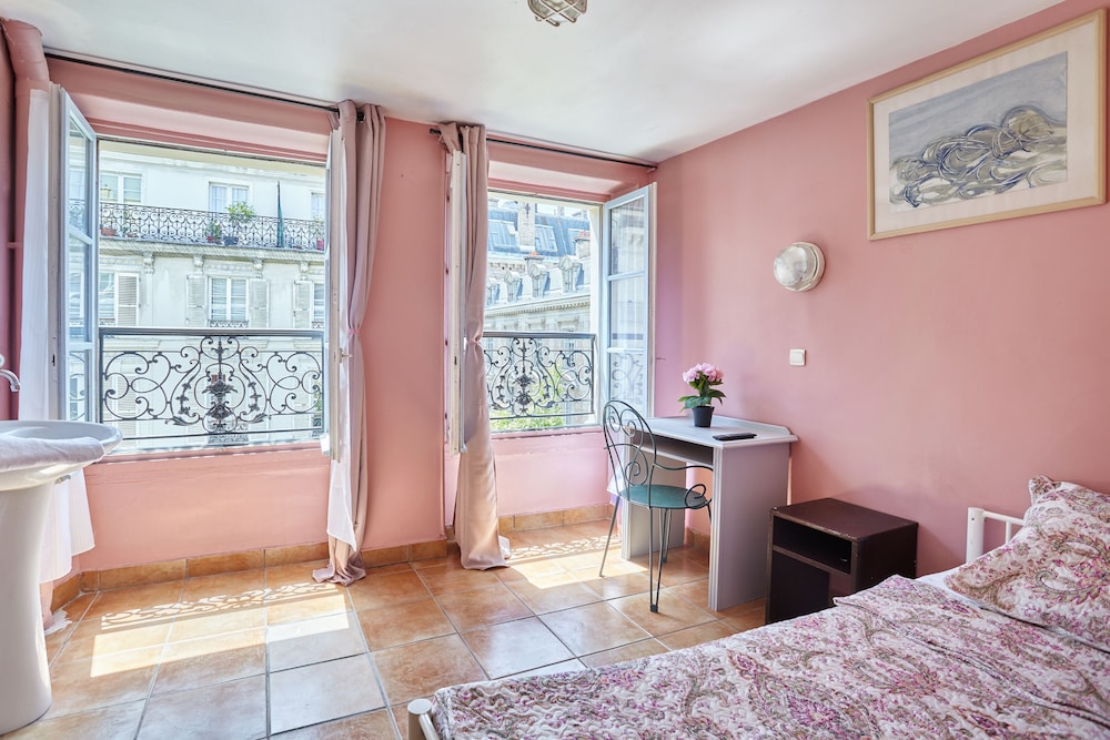 Chambre Simple avec Salle de Bain Commune
