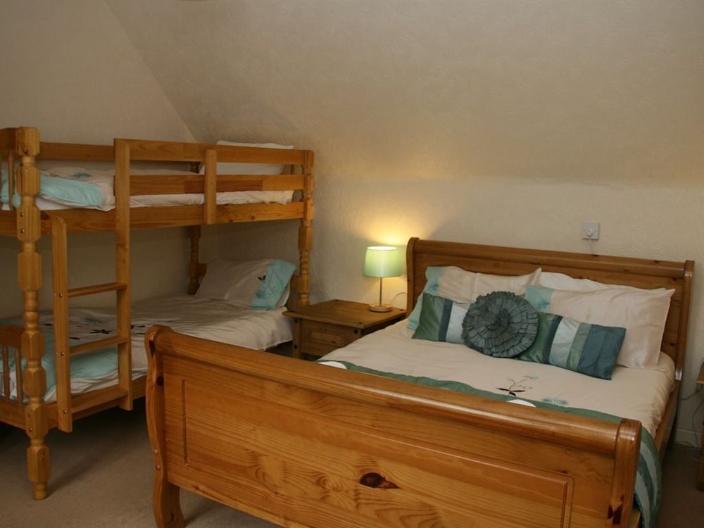 Premium Double Room (Four Poster) photo 3