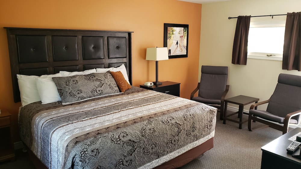 King Suite - Deluxe photo 1