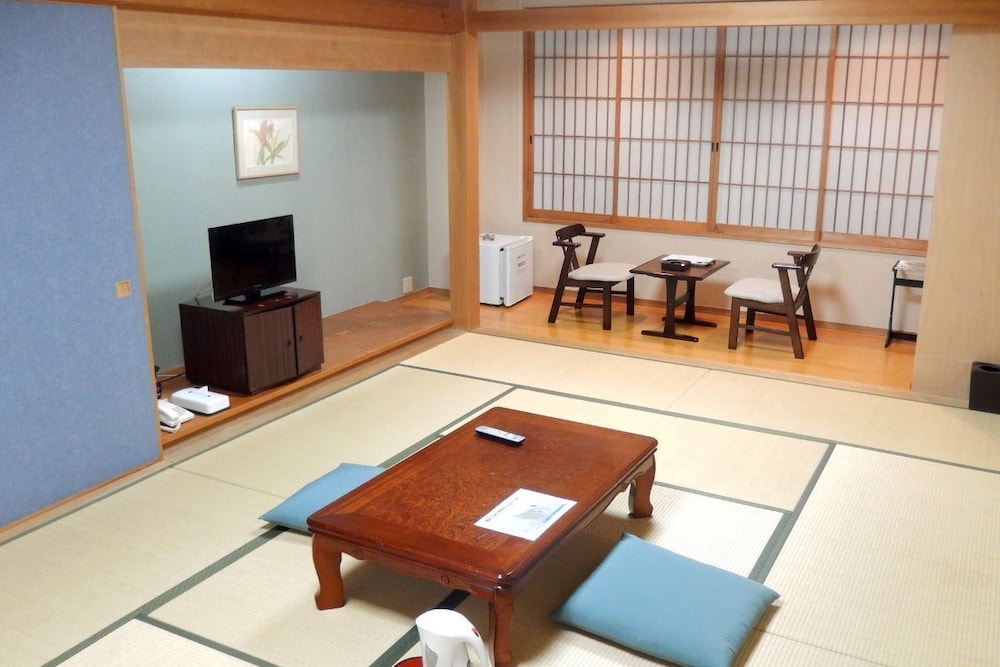 Traditional Room (Japanese-Style, 12 Tatami Matts) photo 1