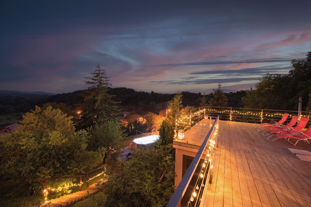 Villa photo 1