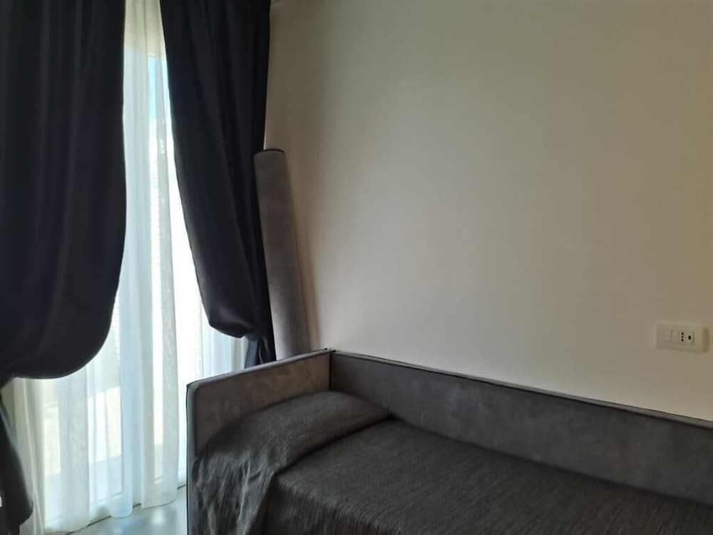 Superior Single Room, Partial Sea View photo 1