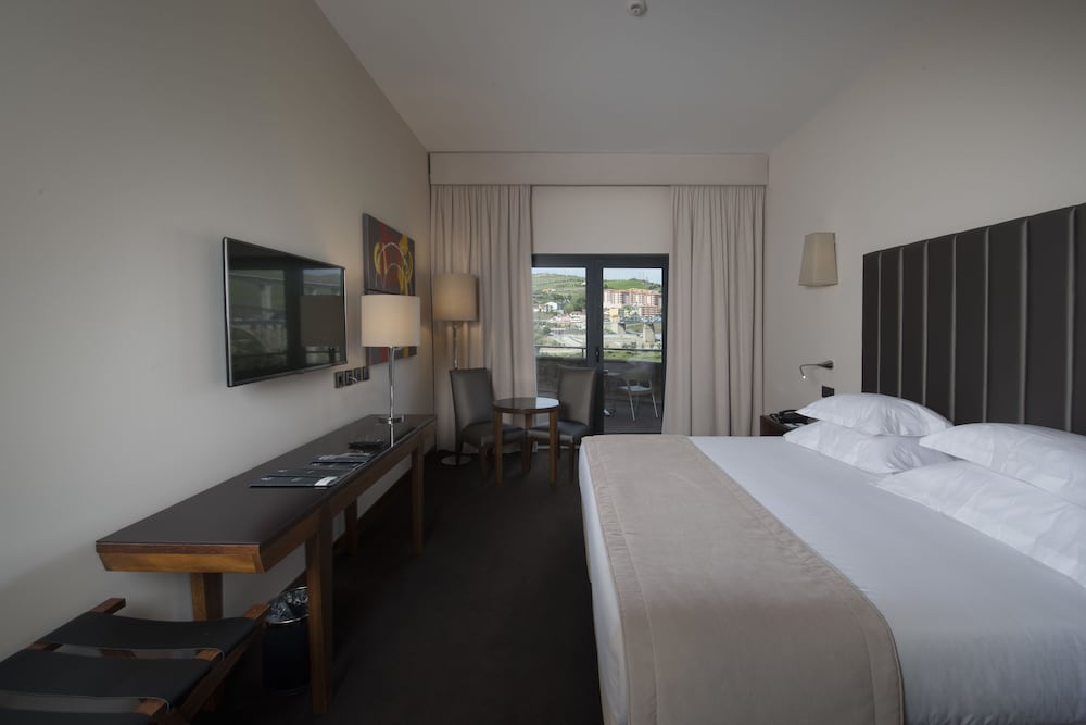 Double or Twin Room, River View - Photo 4