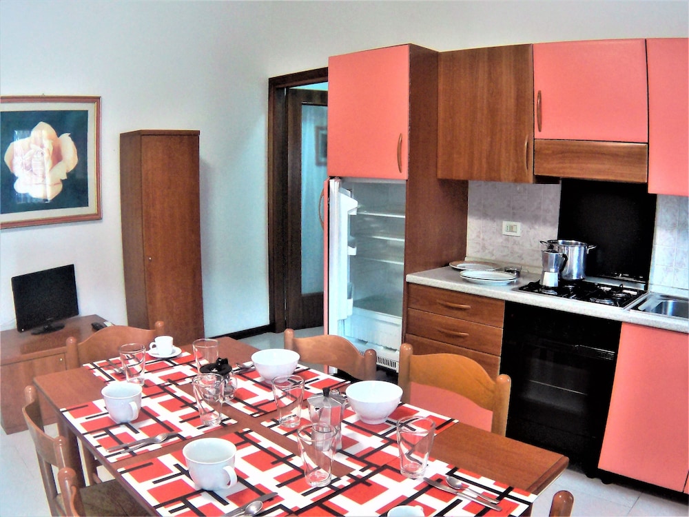 Family Apartment, 2 Bedrooms, Ground Floor photo 3