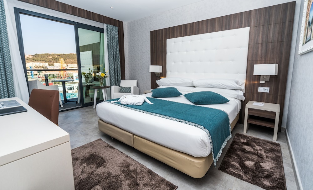 Deluxe Double Room, Pool View photo 3