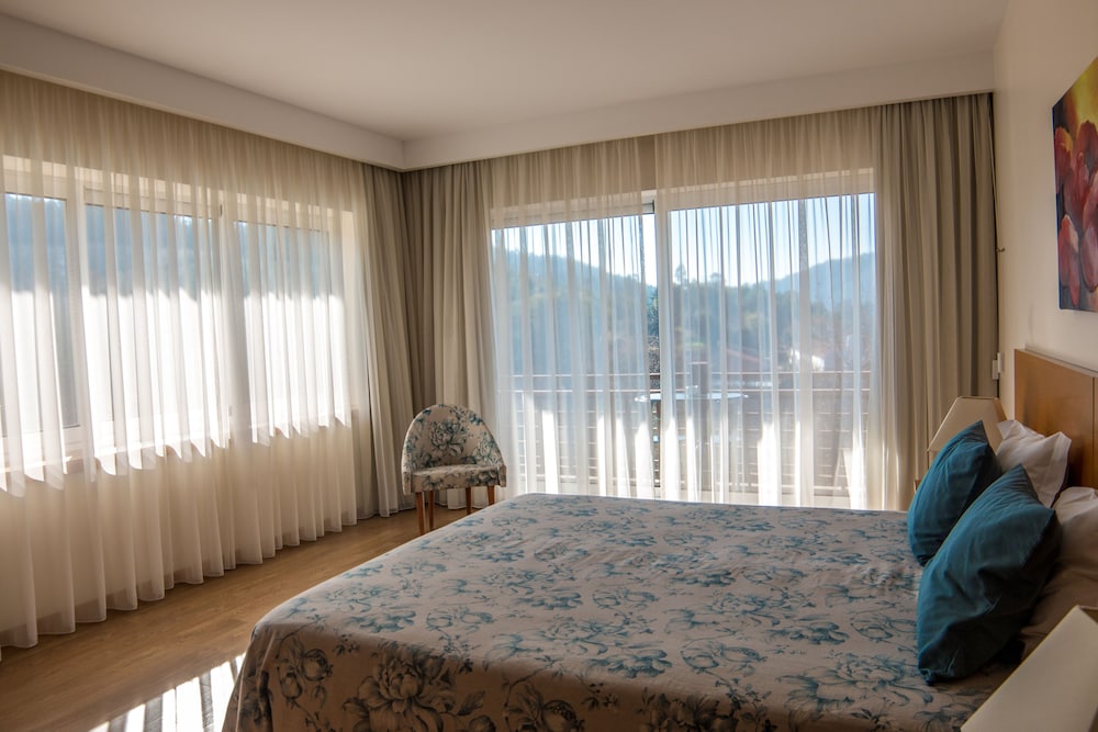Panoramadoppelzimmer mit Flussblick