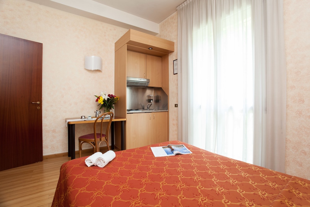 Studio, 1 Twin Bed, Kitchenette