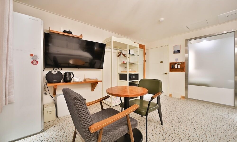 Suite - Photo 3