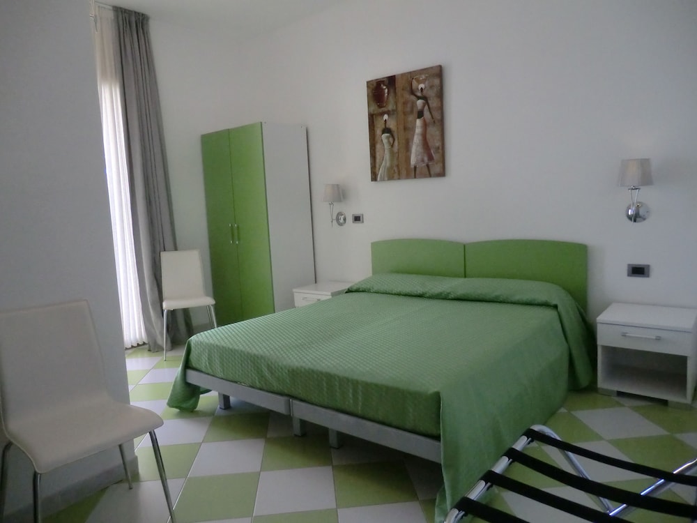 Panoramic Double or Twin Room, Ensuite, Sea View photo 3