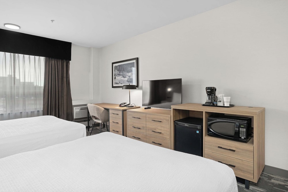 Standard Room, 2 Queen Beds - Photo 3