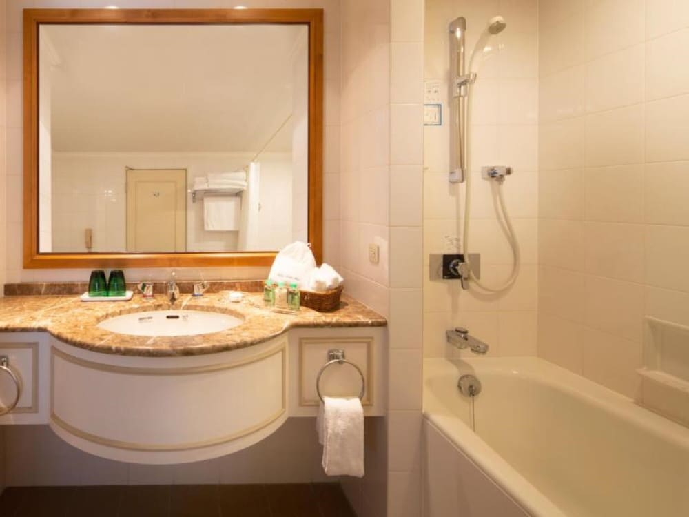 43 sqm Deluxe Double Room, Smoking [Single Use] - Photo 4
