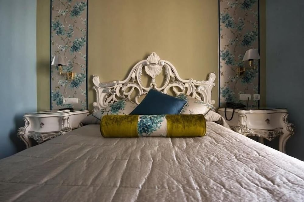 Deluxe Double Room, Balcony - Photo 14