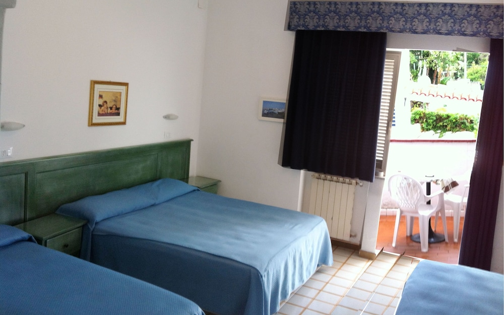 Standard Quadruple Room photo 3