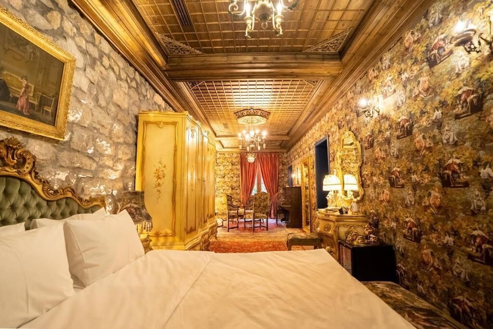 Royal Room