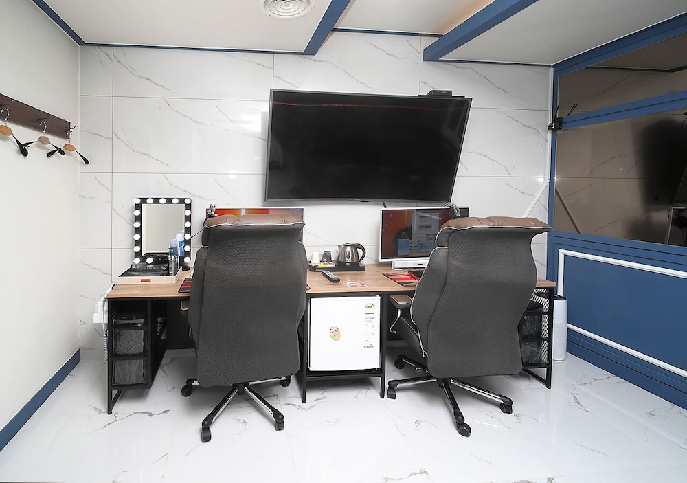 Suite - Photo 7