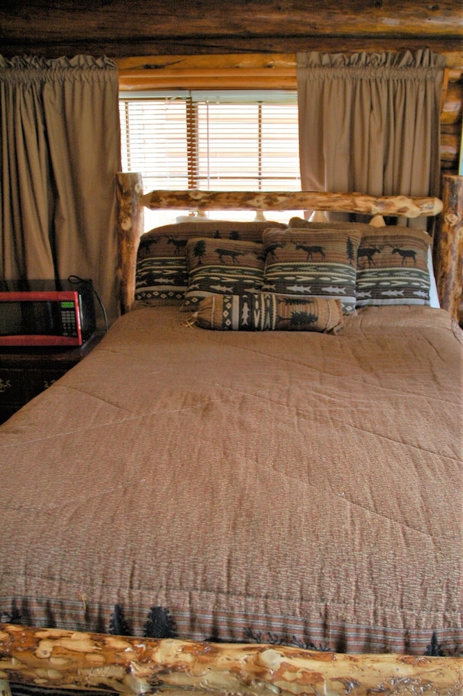 Fir Log Cabin photo 1