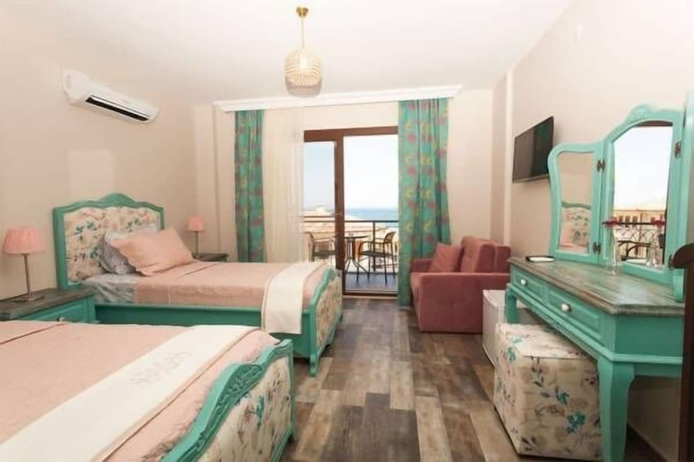 Deluxe Double Room, Garden View