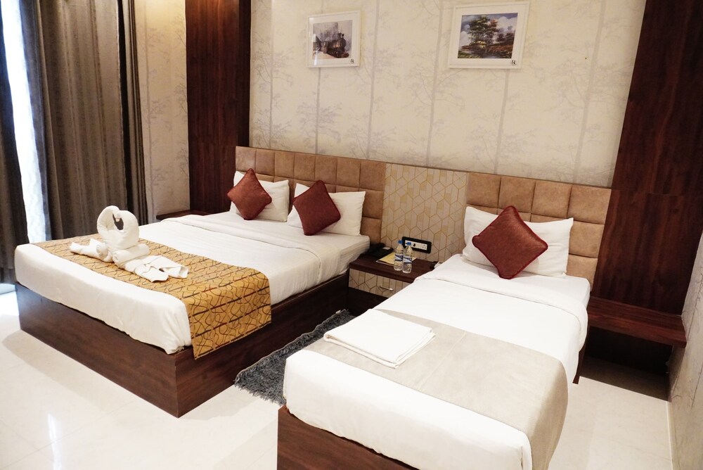 Deluxe Room, Balcony, Garden View