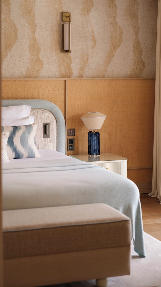 Suite, Pool View - Photo 2