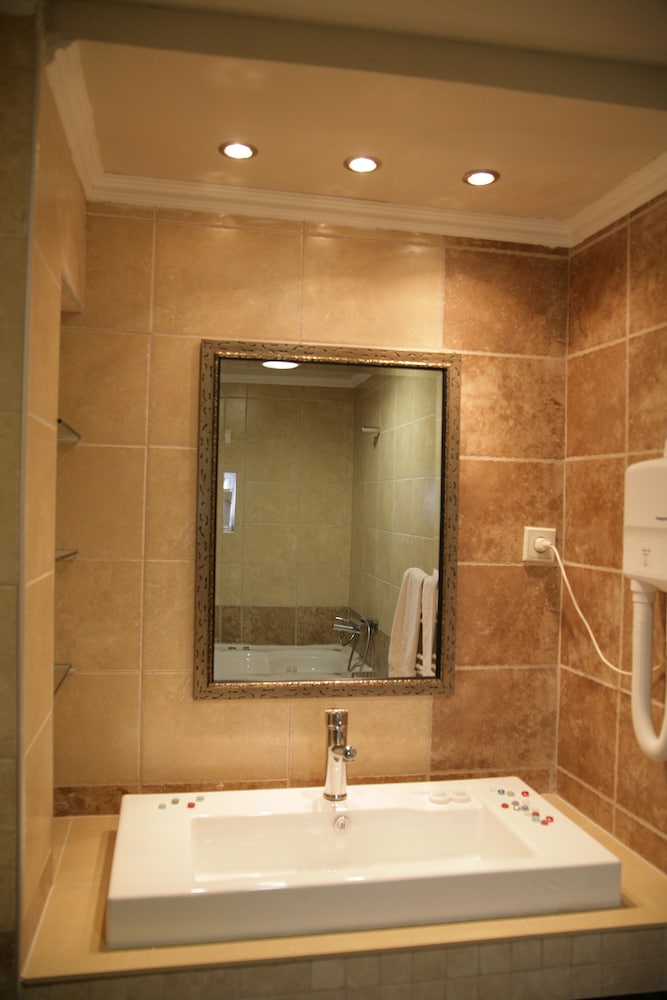 Superior Room - Photo 12