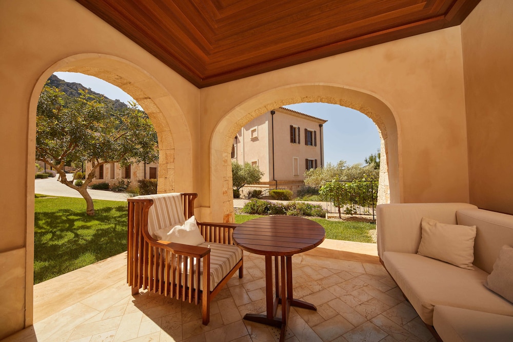 Junior Suite, Garden View thumbnail 6