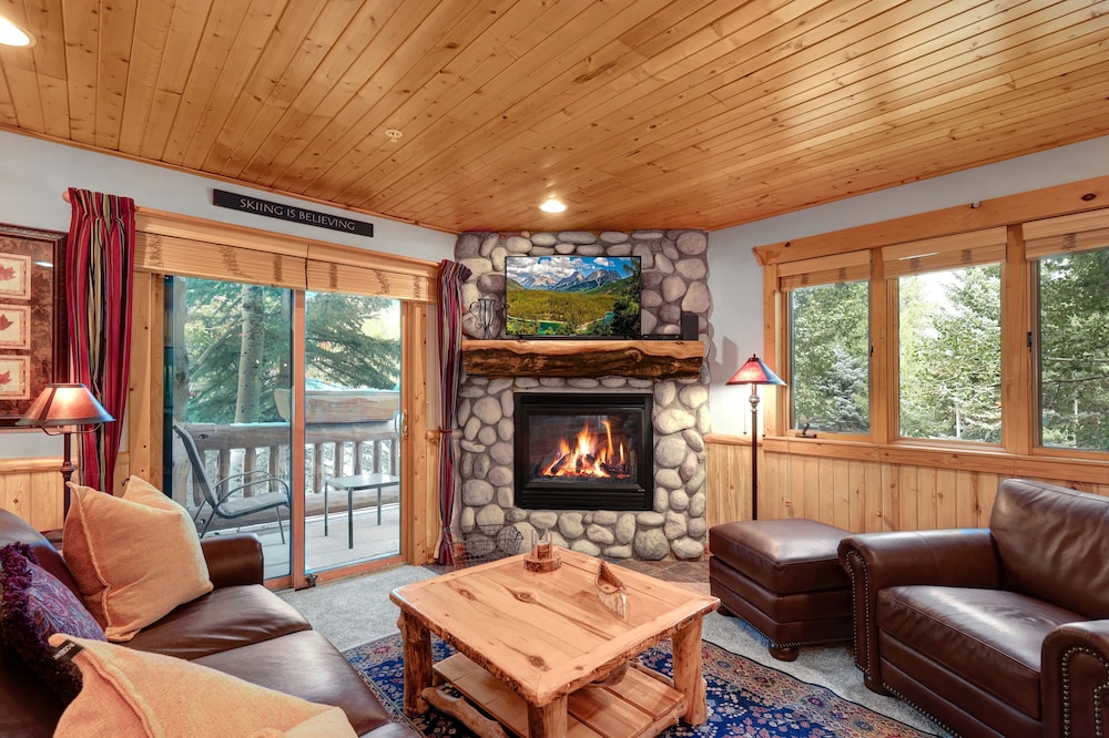 Condo, 2 Bedrooms
