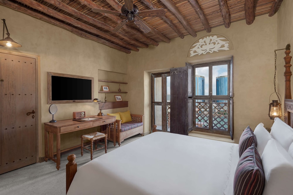 Room, 1 King Bed, Bay View (Heritage) photo 3