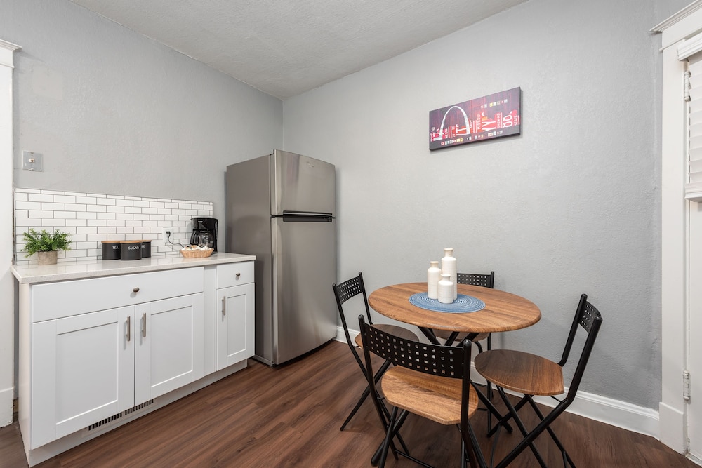 Traditional Apartment, 1 Bedroom, Non Smoking, Kitchen photo 2