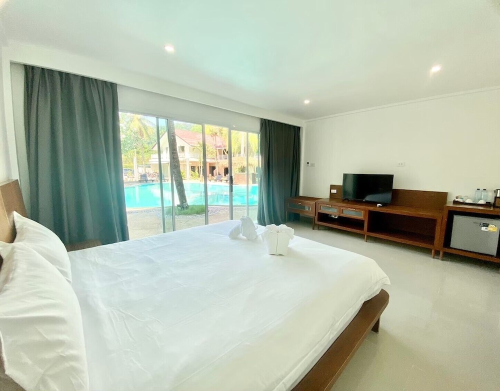 Superior Room, 1 King Bed - Photo 3