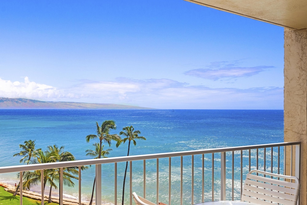 Superior Condo, 1 Bedroom, Ocean View, Poolside (Unit 615) photo 2