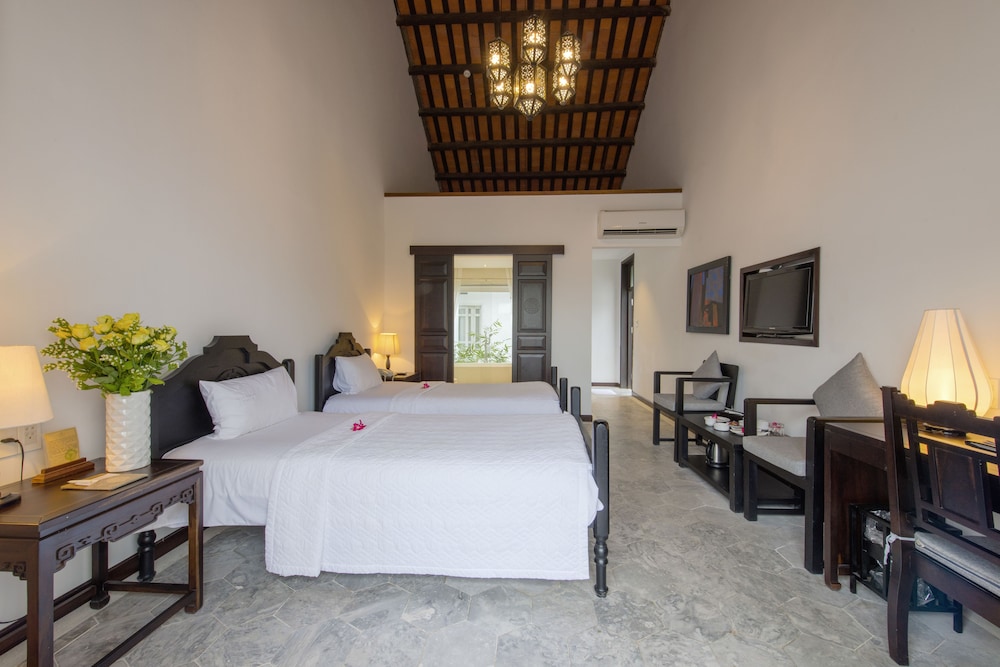 Deluxe Room, Garden View - Photo 3