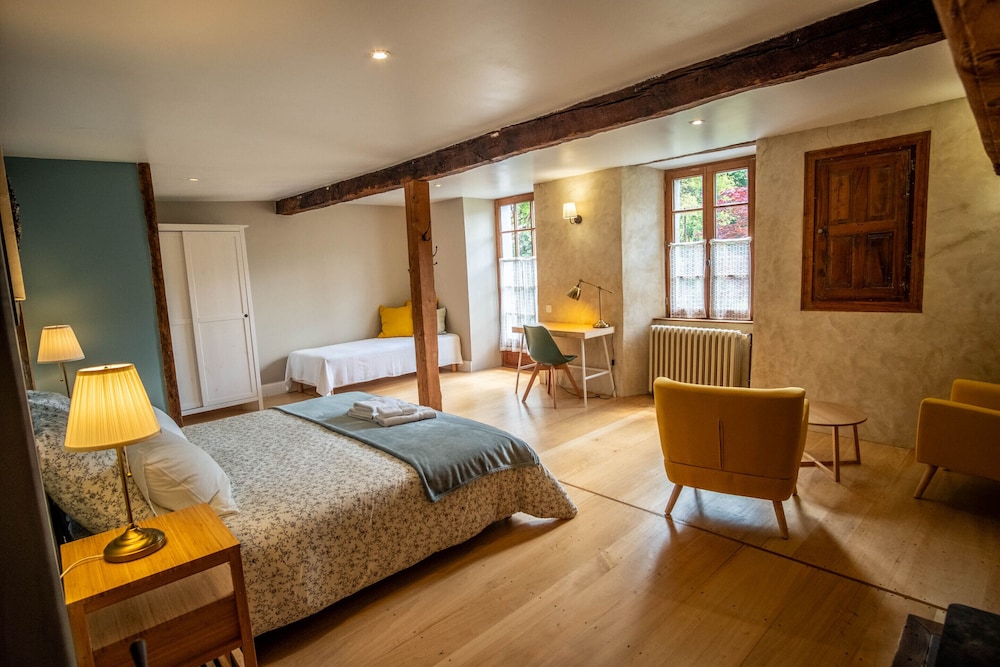 Deluxe Triple Room, Accessible, Ensuite ( Room 2 Agatha) photo 1