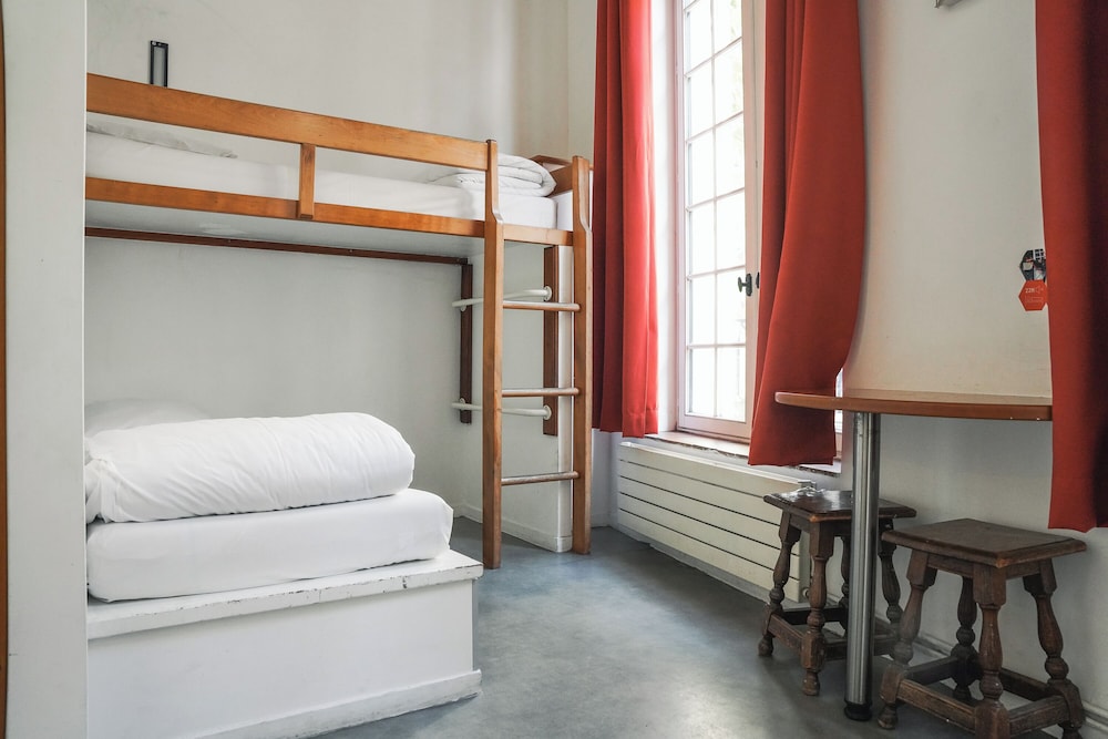 Basic Room, Shared Bathroom (5 People) photo 3