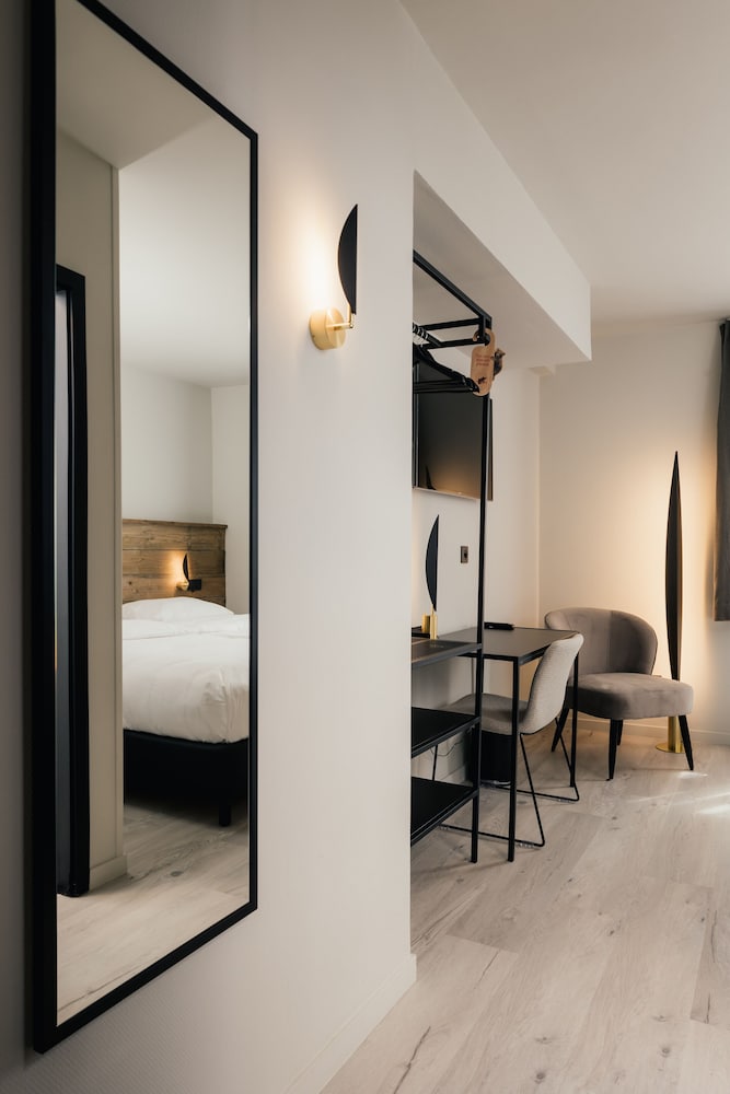 Standard Double or Twin Room photo 1