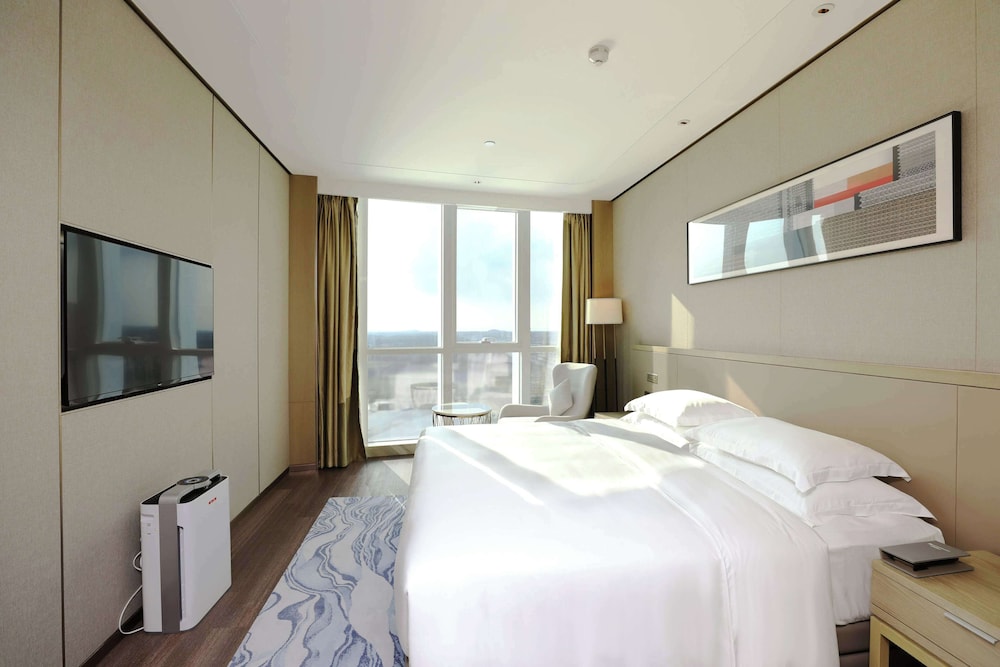 Deluxe Suite, 1 King Bed, Non Smoking