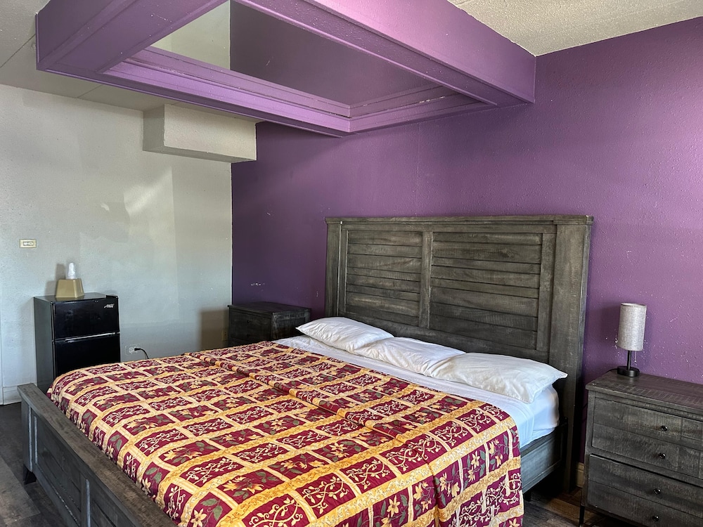 Room, 1 King Bed, Non Smoking photo 1
