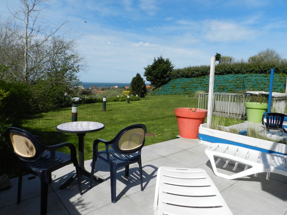 Family Room, Terrace, Garden View (2 Adults and 1 child) photo 2