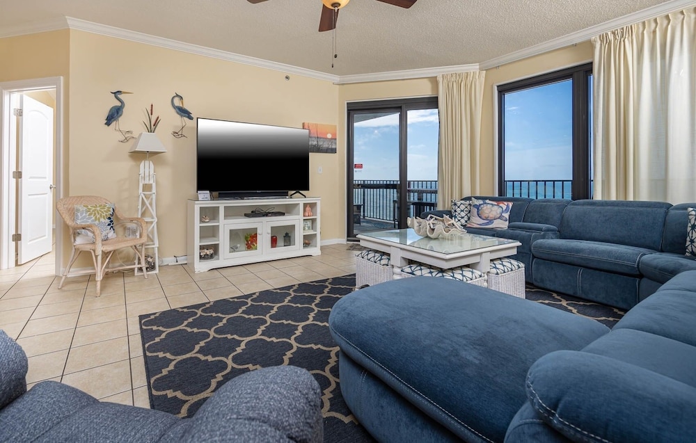 Condo, 3 Bedrooms