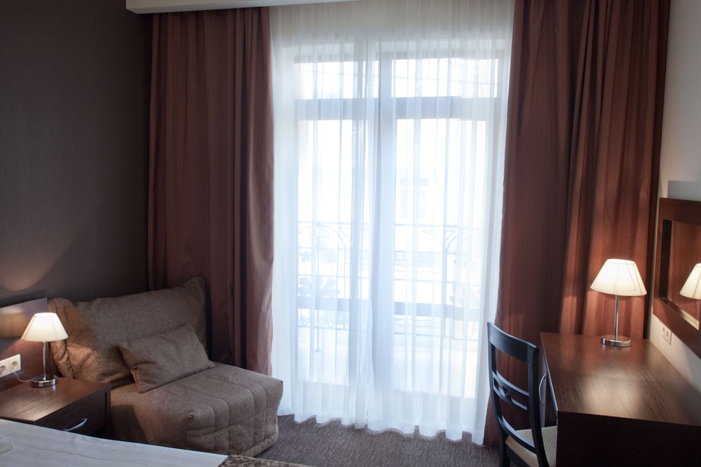Standard Double or Twin Room, Balcony photo 3