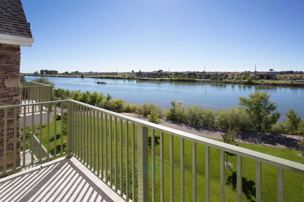 Suite, 1 Bedroom, Balcony - Photo 8