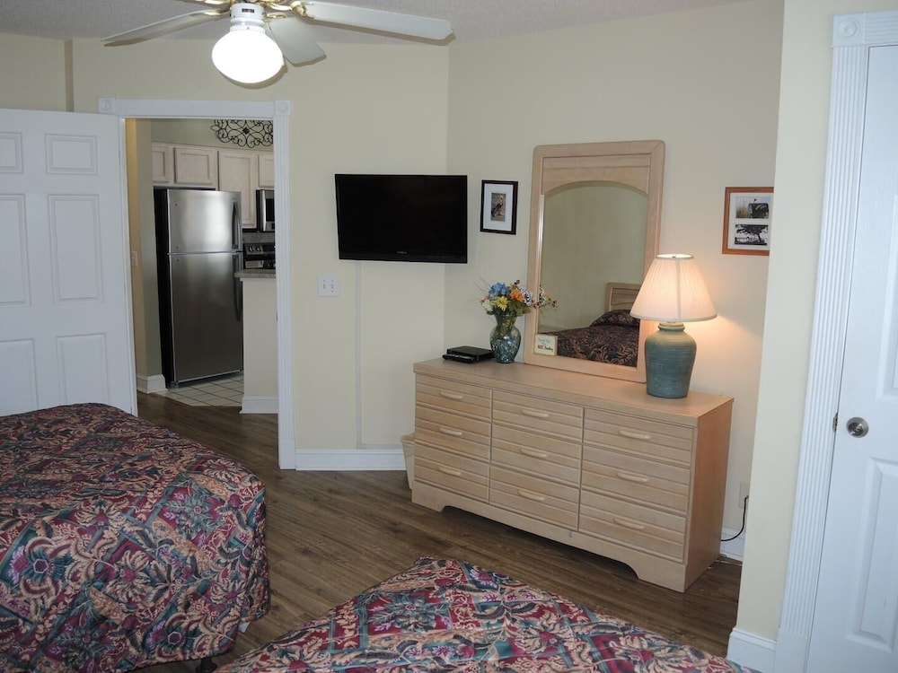 Condo, 1 Bedroom photo 2