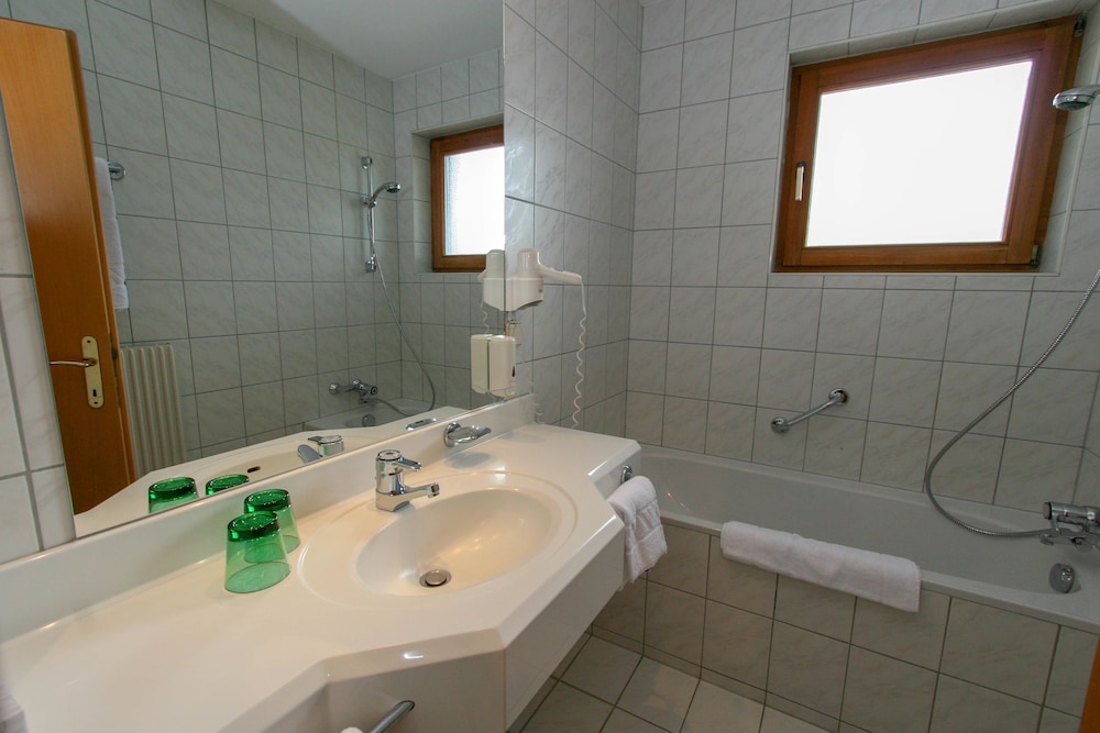 Classic Double Room, Balcony photo 3